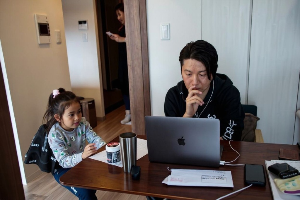 Online MBA programmes are perfect for working adults with commitments and responsibilities. Source: