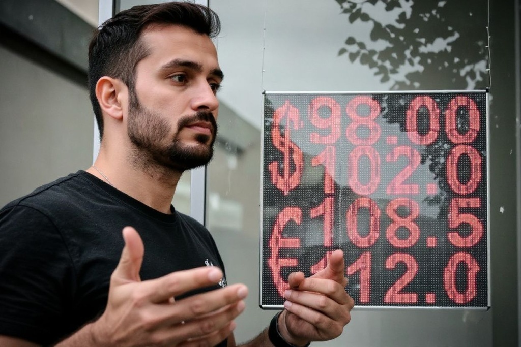 It cost US5 to do the GMAT exam in-person in the US and US0 online. Source: