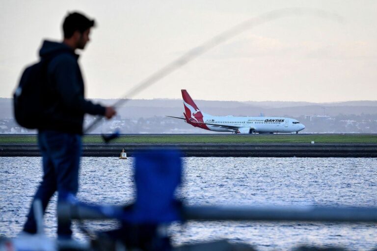 Return to Australia: 350 international students will enter Canberra under pilot scheme