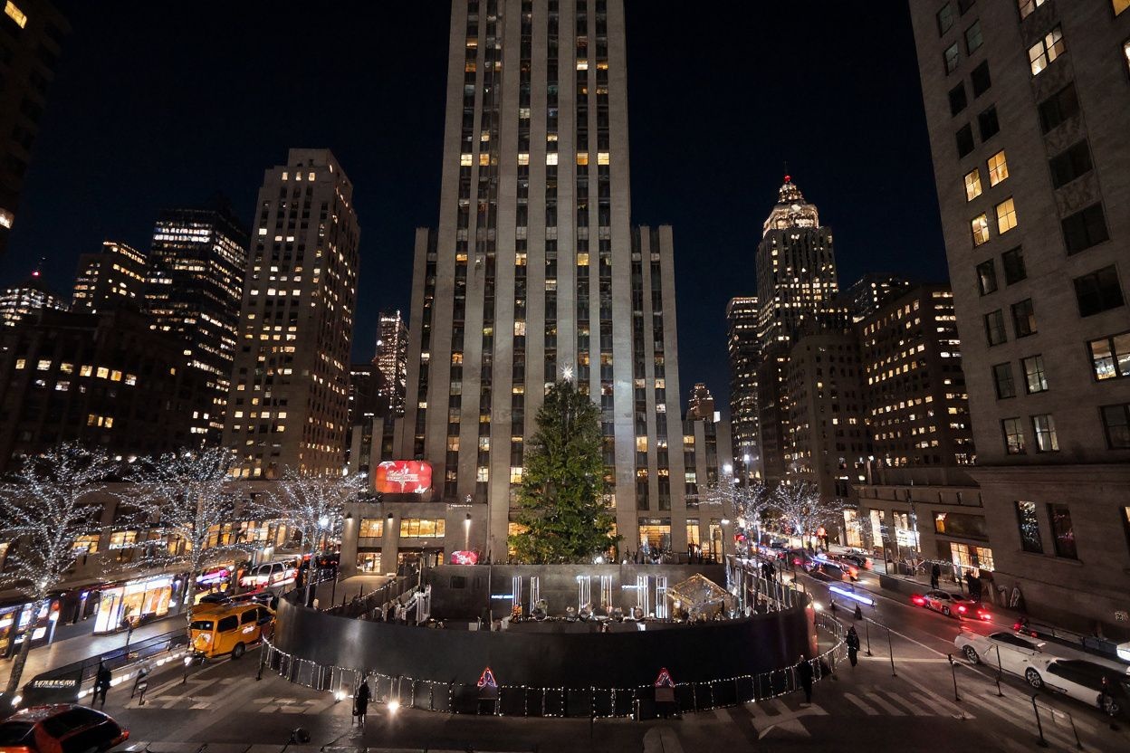 Rockefeller Center, the epicenter of NYC art and history, and an inspiration for arts students all around the world. Source: