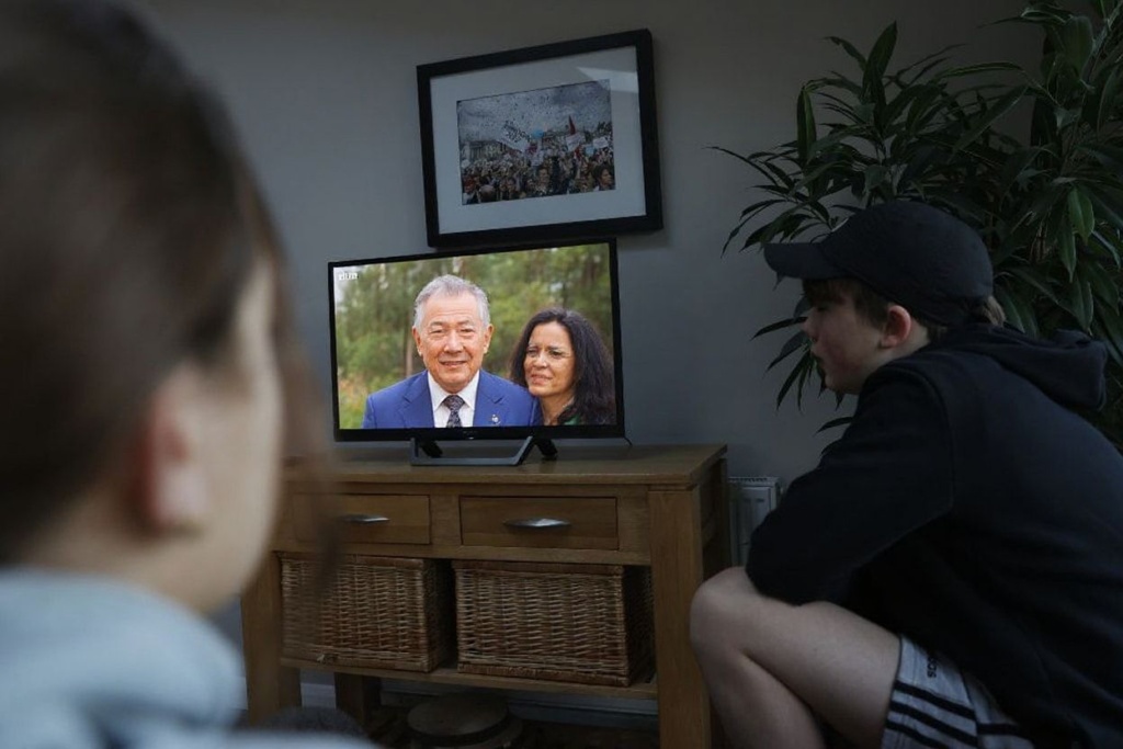 Now you can spend your time binge watching tv while learning Chinese. Source: