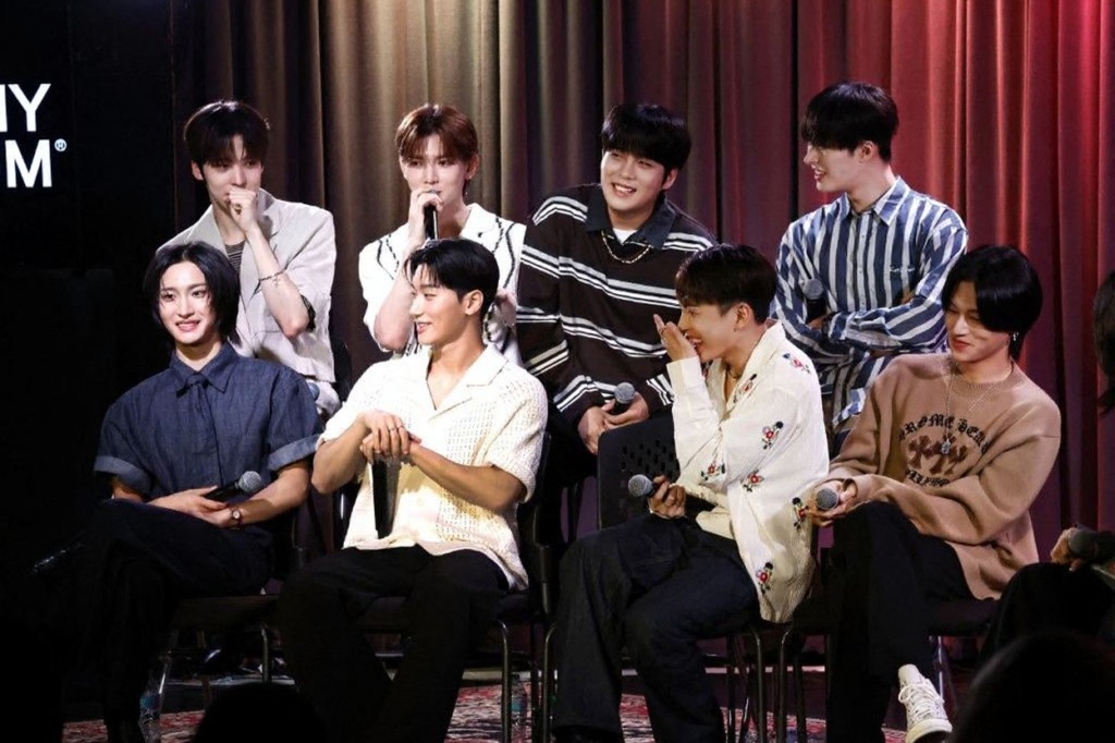 Like how Hollywood help spread the widespread use of the English language, KPOP and the Hallyu Wave has sparked a surging rise of interest in the Korean language. Source: