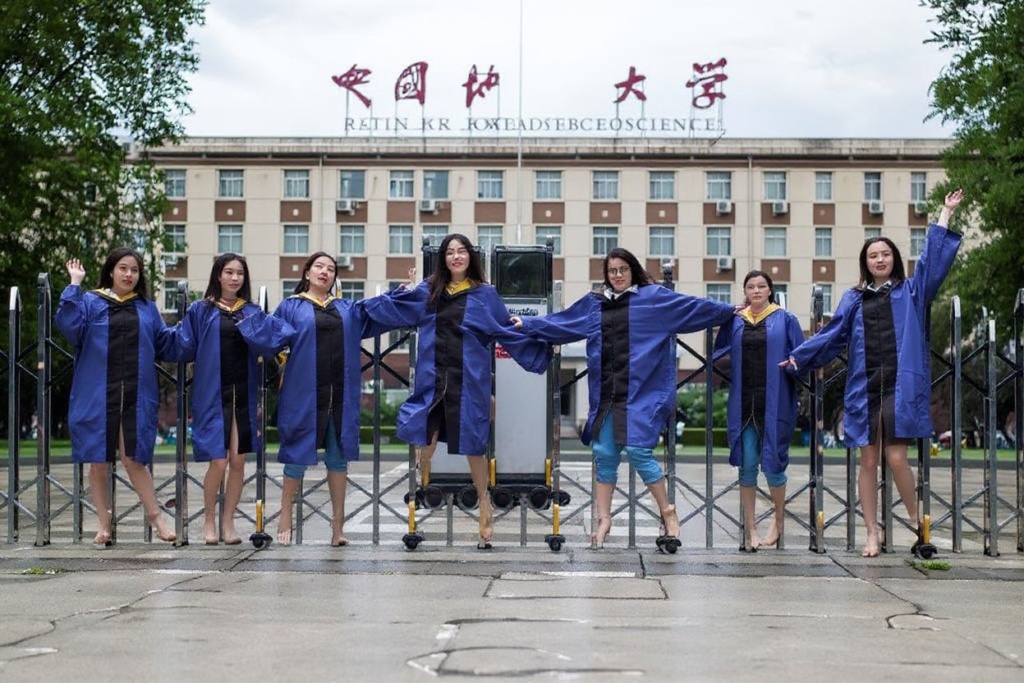 According to a study on Wonder.com, the aveage age of master’s degree students is 28.92. Source: