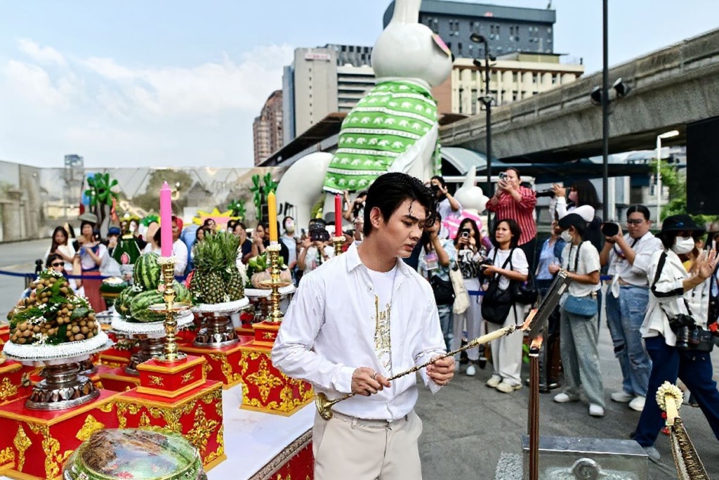 Like Mandarin, Thai is a tonal language, which gives it a melodic and rhythmic quality. Source: