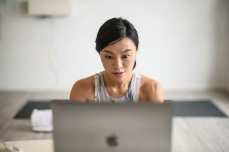 Find online learning hard? Here's how to overcome those challenges