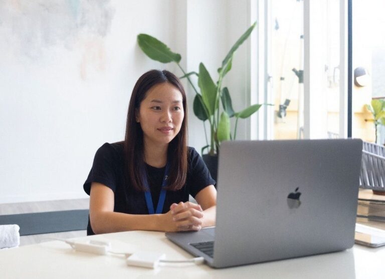 Scholarships that international students can still apply for this year