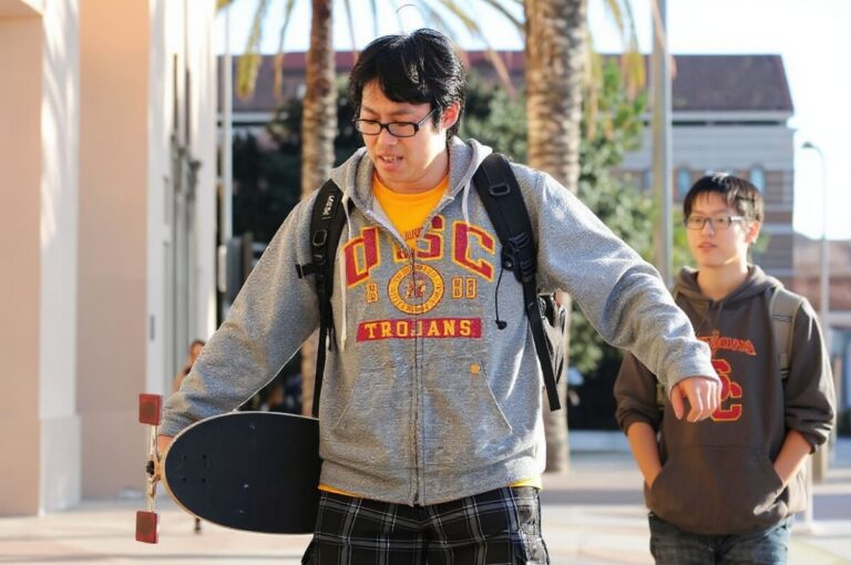 WHO calls countries to lift or ease international travel bans, saying they ‘do not provide added value’