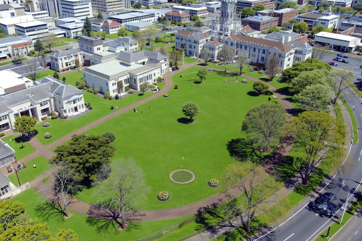 A bird’s eye view of Albert Park (foreground) and the University of Auckland, 01 July 2003.  PHOTO/Dean TREML (Photo by DEAN TREML / )