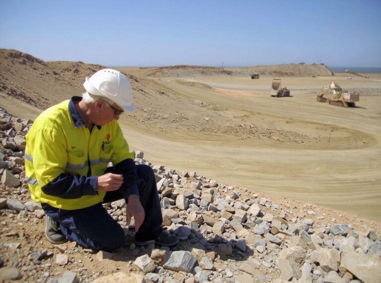 Australia badly needs earth science skills, but universities are cutting the supply