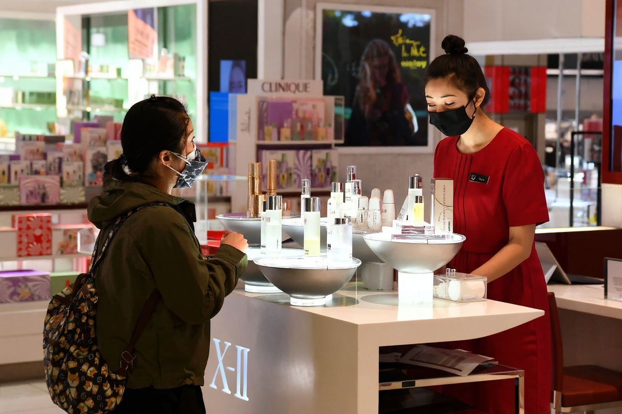 Student visas only allow you to work 40 hours per fortnight. Source: William West/