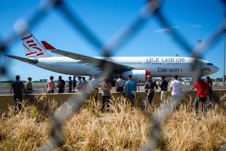 International students to fly to Australia from Singapore under pilot programme