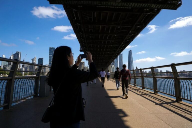 Australia's housing crisis pushing rent to 'unsustainable' rates for international students