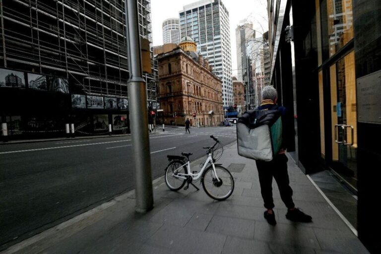 Despite Australia's snap lockdowns, 'efforts' underway to launch student pilot plans: minister