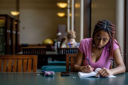 4 best free grammar checkers you can use to level up your writing