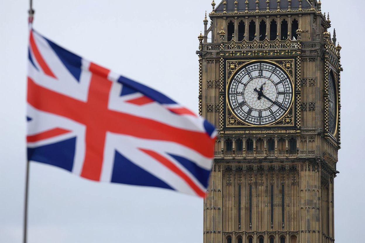 With these UK PhD scholarships, you can enjoy full tuition coverage plus a generous living stipend. Source: Justin Tallis/