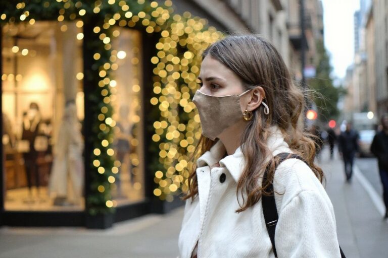 UK government plans 'student travel window' ahead of Christmas