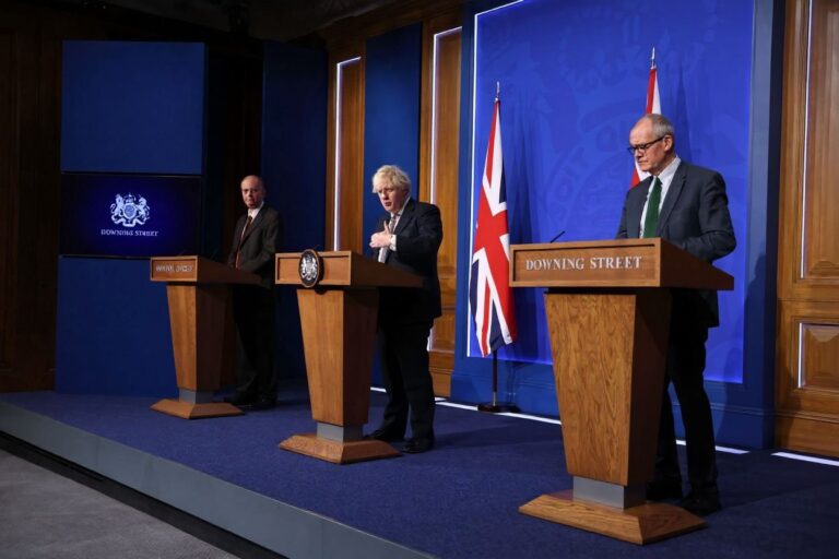 Omicron: UK reintroduces compulsory PCR tests, mask mandate