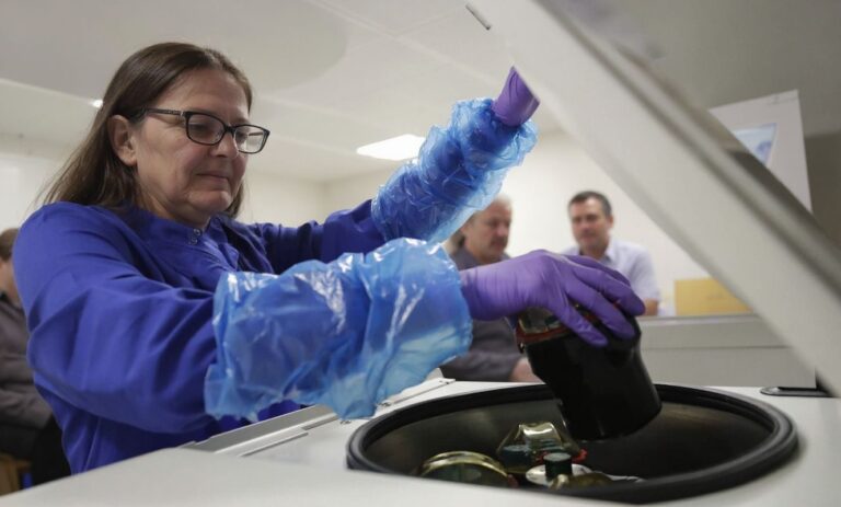 PhD students can benefit from non-academic mentors' outside perspectives