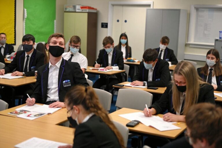 Multiple-choice exams favour boys over girls, worsening the maths gender gap