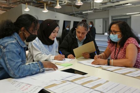 UK medical schools offer US$13,300 for new students to switch colleges