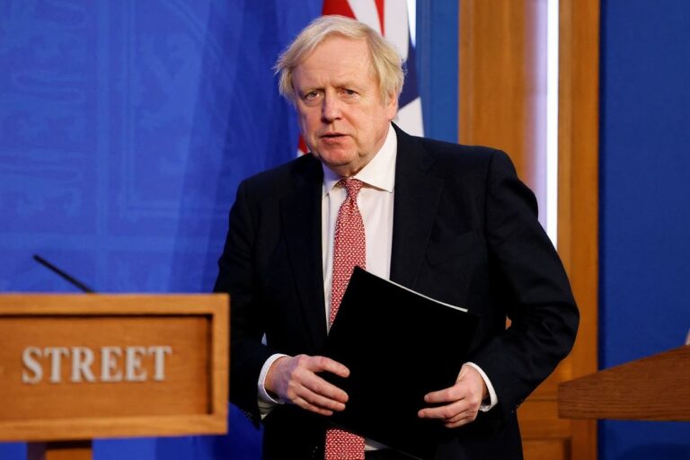 Boris Johnson scraps COVID-19 restrictions in England. Here's what int'l students should know