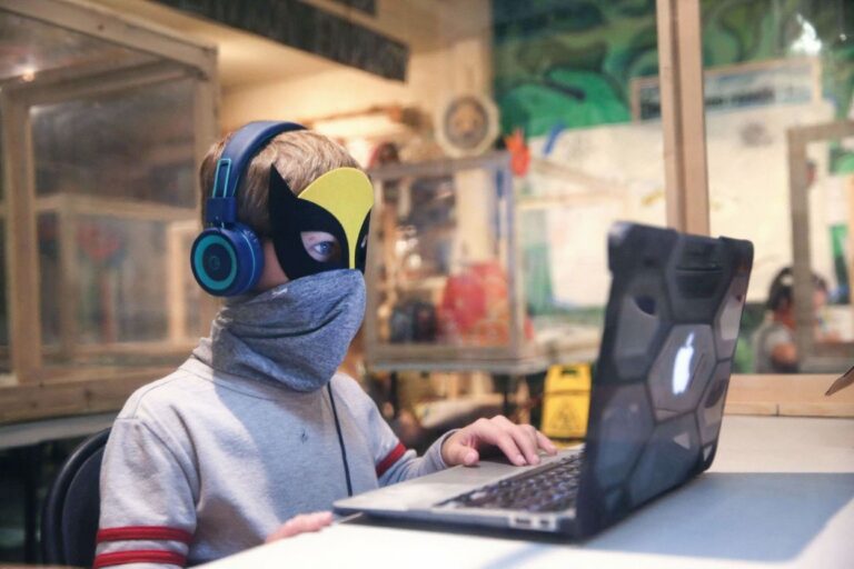 Creativity and crisis: Teaching Indonesian in Australian schools