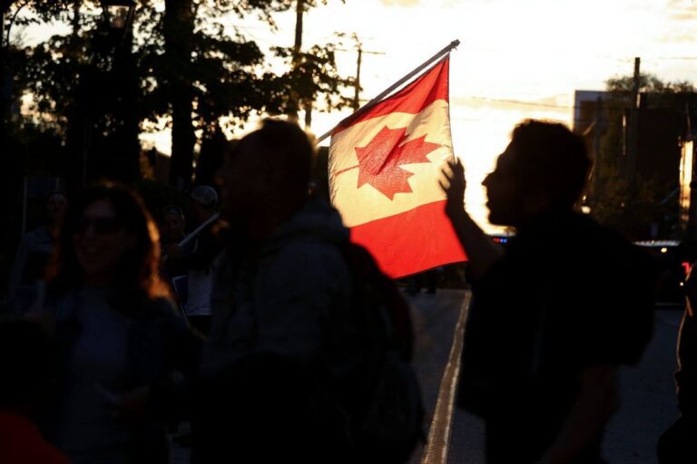 Fall 2022 students — your Canadian study permit might not arrive on time
