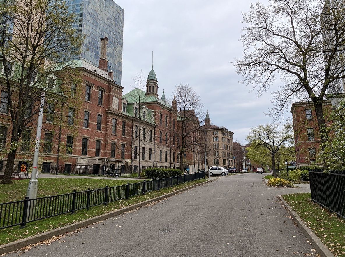 Canada offers some of the most lenient immigration policies in the world, attracting students from all over / Source: Daniel SLIM /