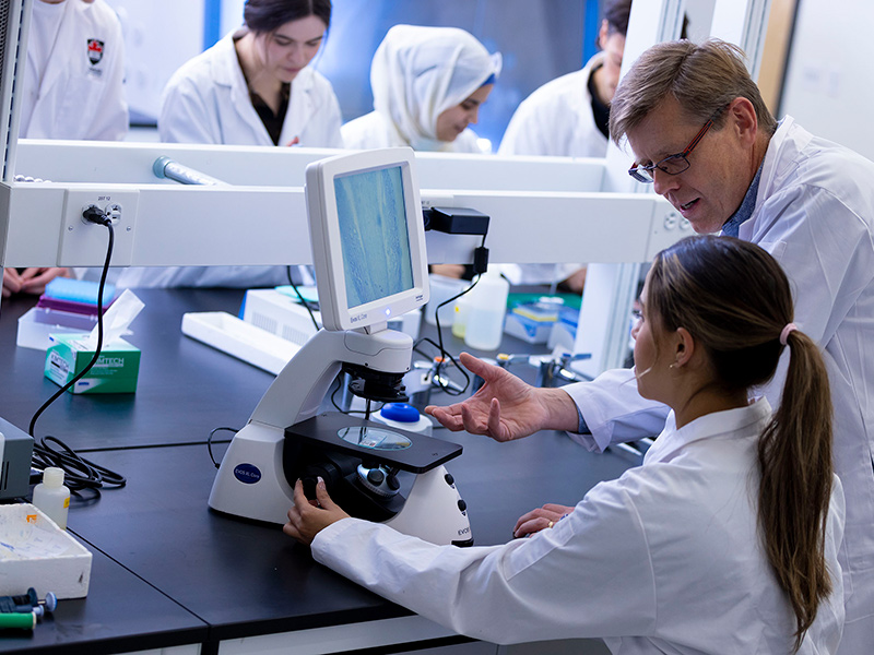 Top 5 reasons to earn your undergraduate or graduate science degree at Carleton University