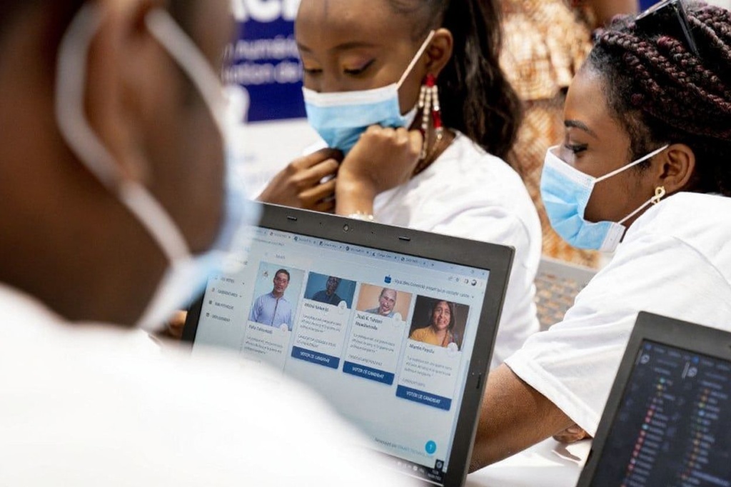 Why and when do you reference? The auto bibliography apps will help you decide that. Source: Andrew Harnik/various sources/