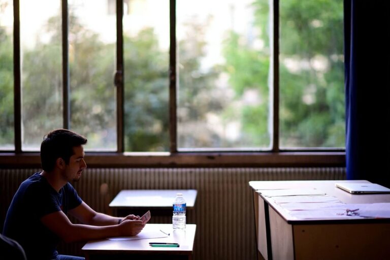 Can international students apply for degree apprenticeships?