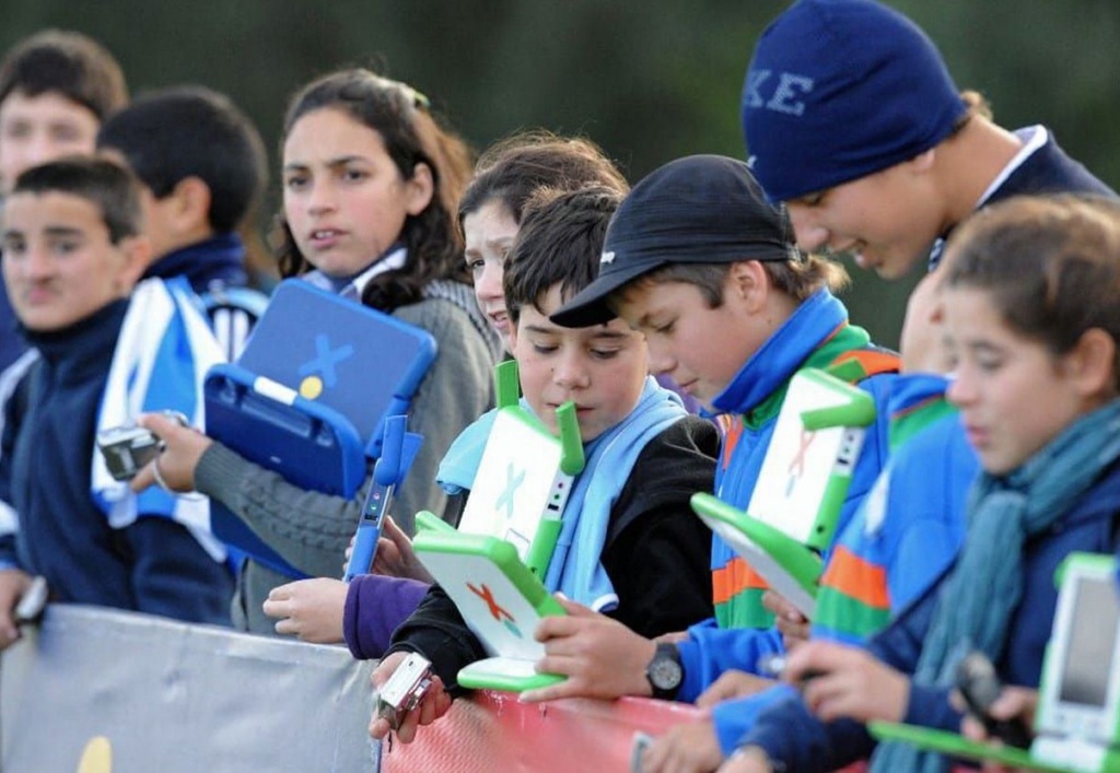 These days, there are many options of auto bibliography apps to choose from. Source:  Miguel Rojo/