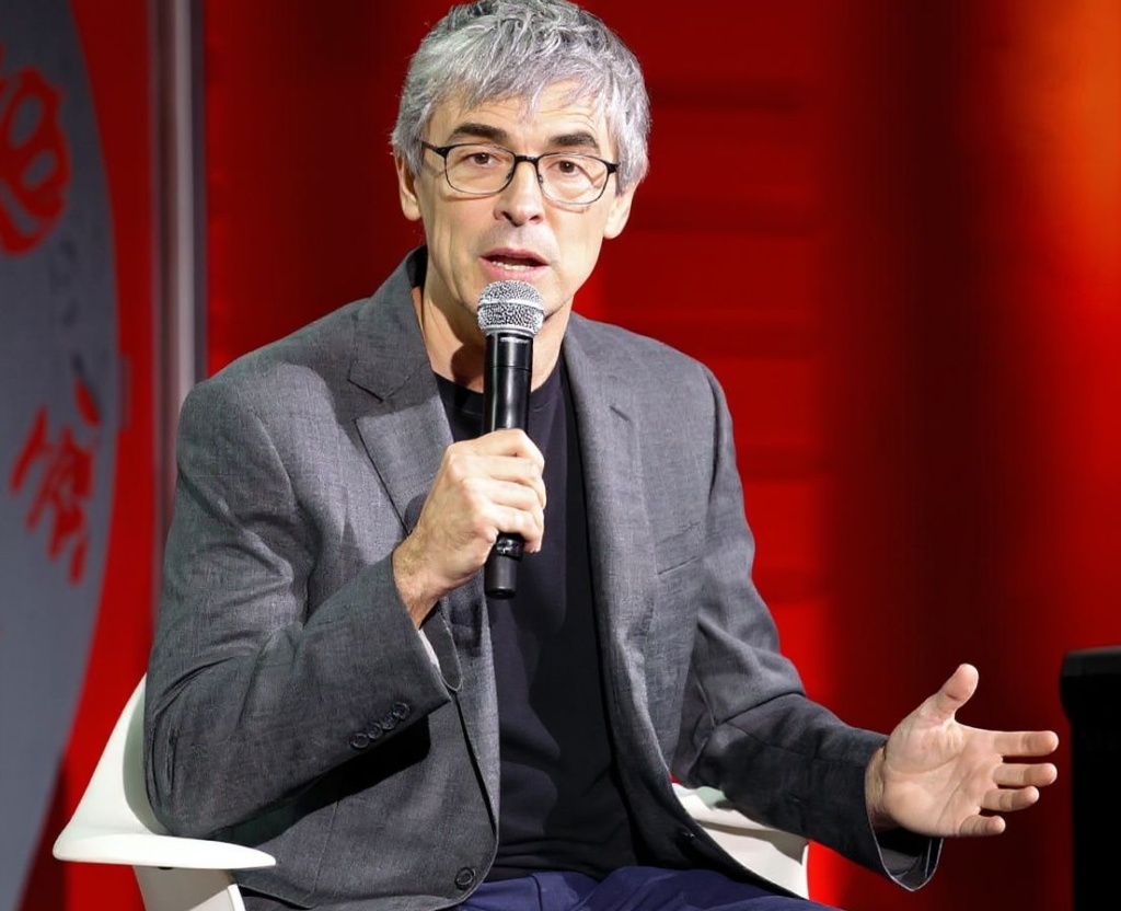 SAN FRANCISCO, CA – NOVEMBER 02: Larry Page speaks during the Fortune Global Forum at the Legion Of Honor on November 2, 2015 in San Francisco, California.   Kimberly White/Getty Images for Fortune/ (Photo by Kimberly White / GETTY IMAGES NORTH AMERICA / Getty Images via )