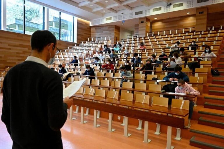 UK universities offering teaching assistant jobs for postgraduates