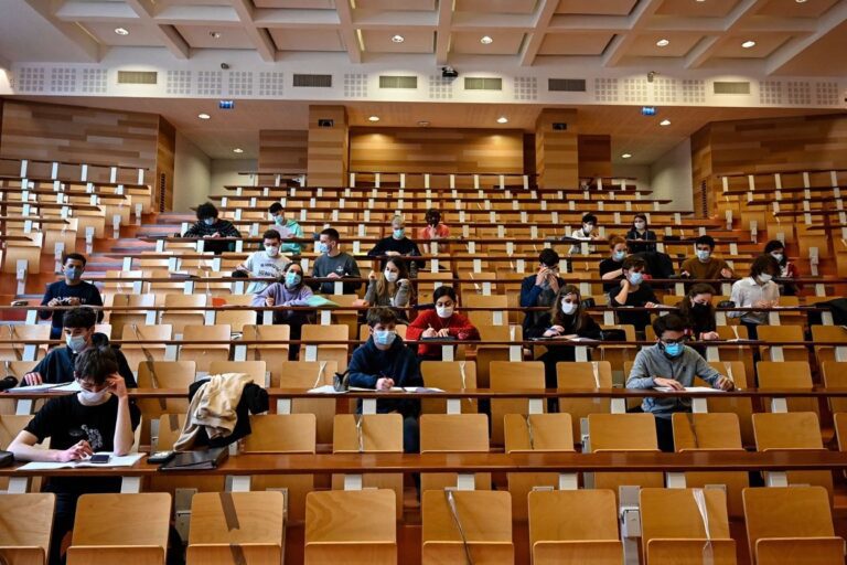 How AI can guide course design and study choices to help graduates get the jobs they want