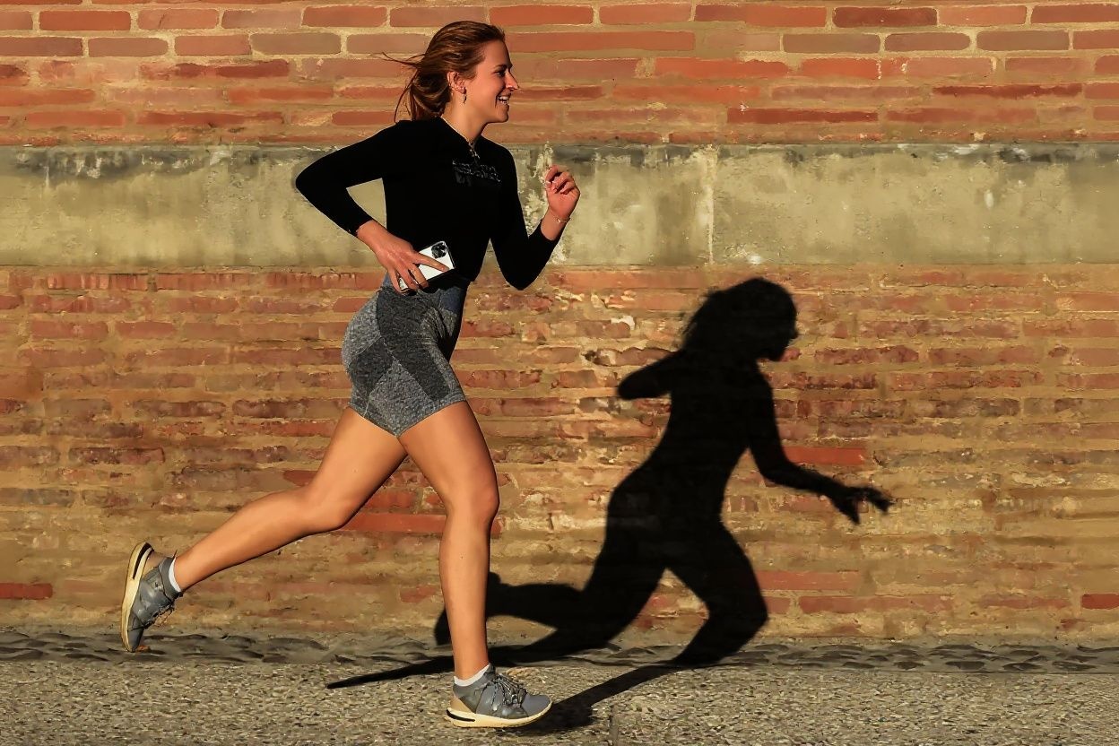 “Looking for a passionate new hire that’s ready to hit the ground running. Five years of experience required – but fresh graduates are welcome to apply!” Source: