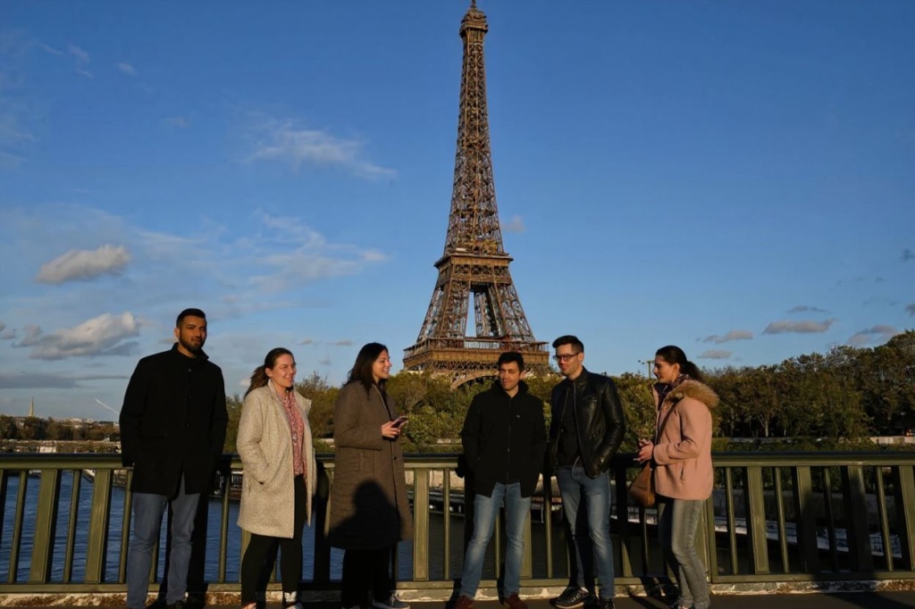 Exchange students on a trip to Paris. Source:
