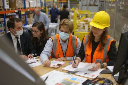 4 in-demand jobs in supply chain management graduates can consider