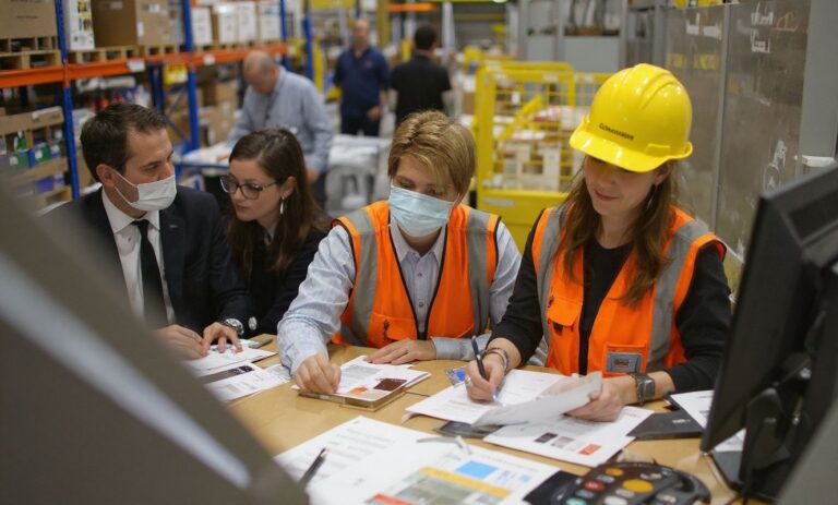 4 in-demand jobs in supply chain management graduates can consider