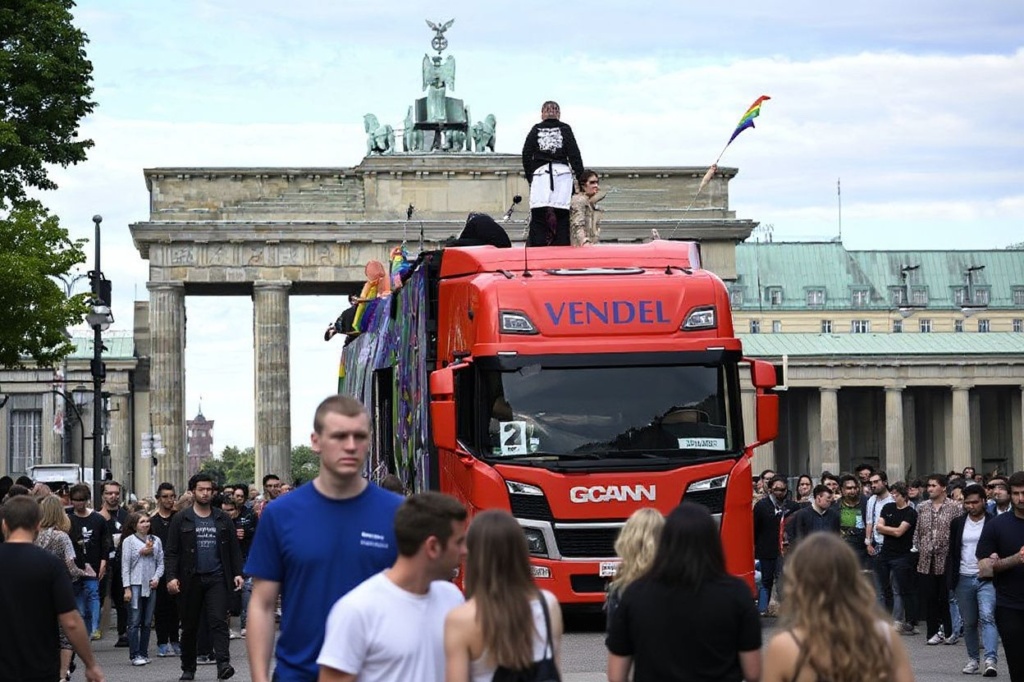 International students graduating from a German university can look forward to initiatives that help them secure jobs in the country from 2024 to 2028. Source: .