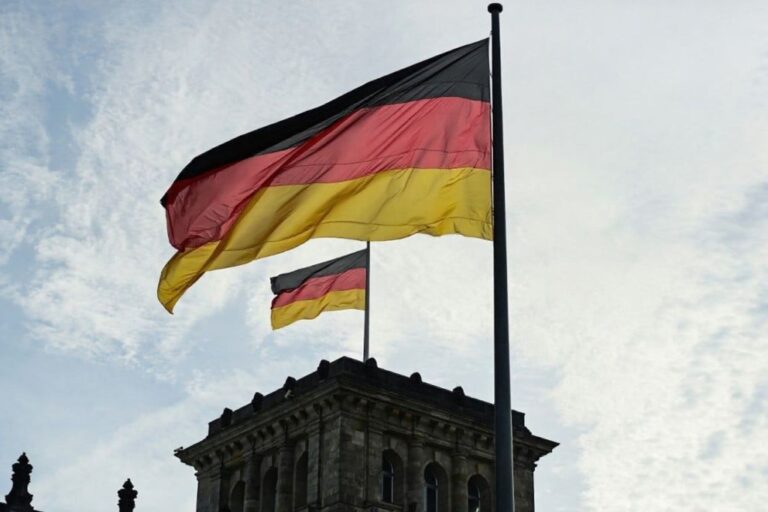 Easier to live and work in Germany after graduation