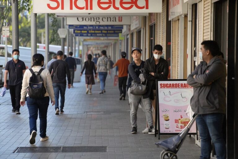 Financial support for international students in Australia to pay rent, groceries