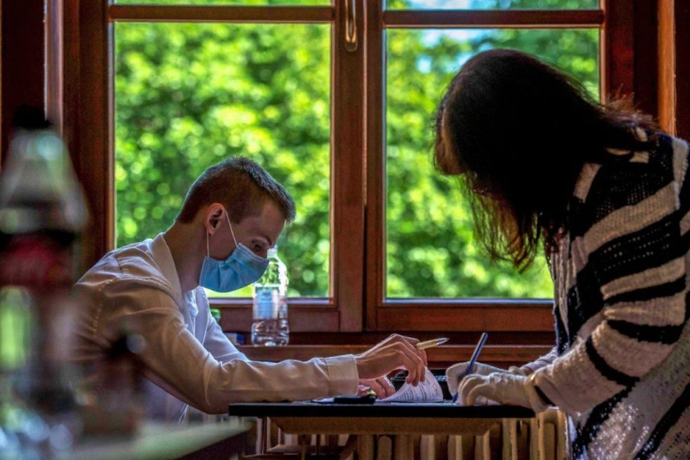 Online tools may not be able to replace a teacher or editor, but they can help support your language learning. Source: Karoly Arvai/