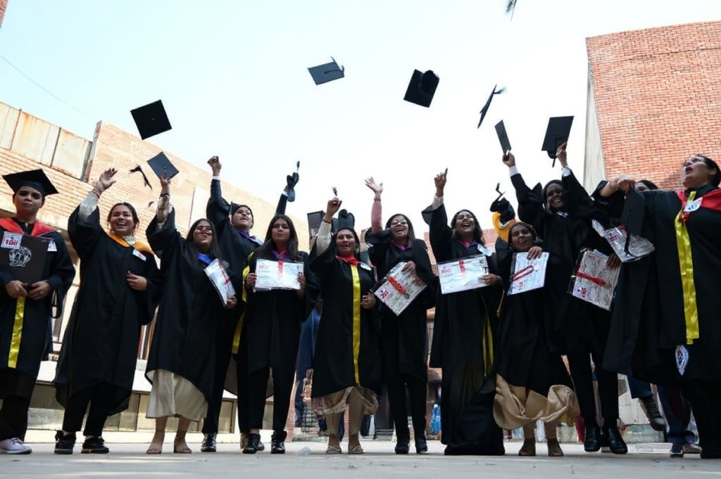 Getting the scholarships of your dreams is within your grasp. Source: Narinder Nanu /