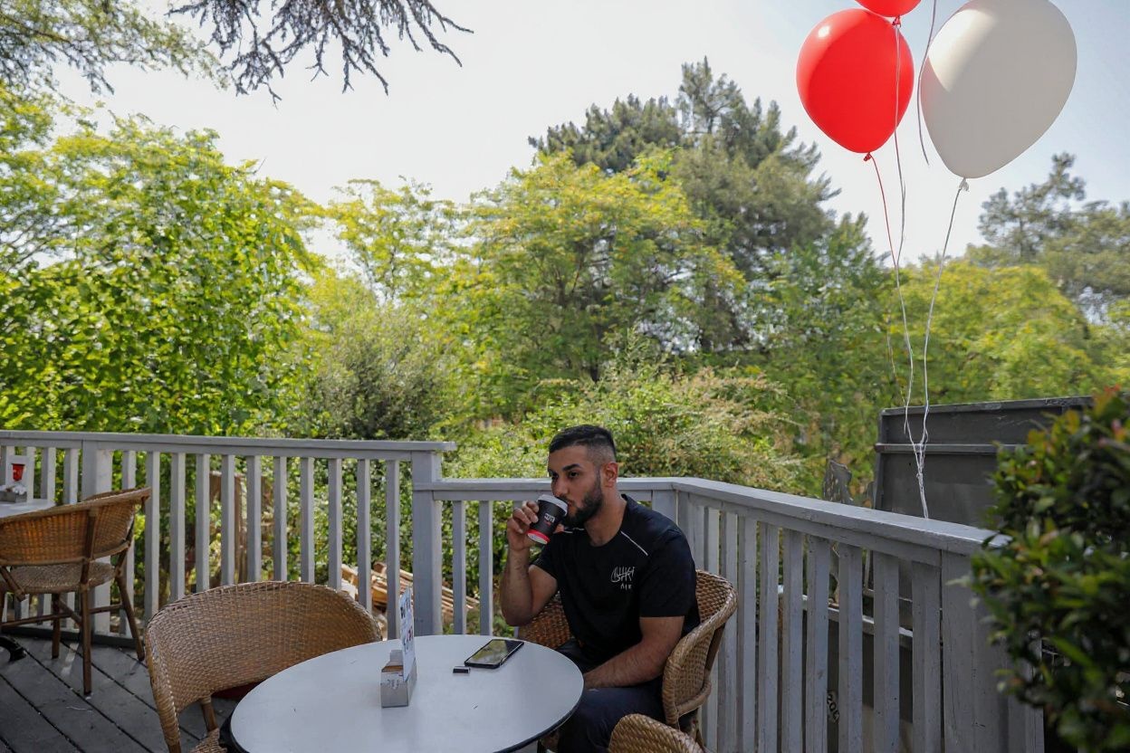 There are different types of introvert personalities, and not all prefer solitude all the time. Source: Ahmad Gharabli / )