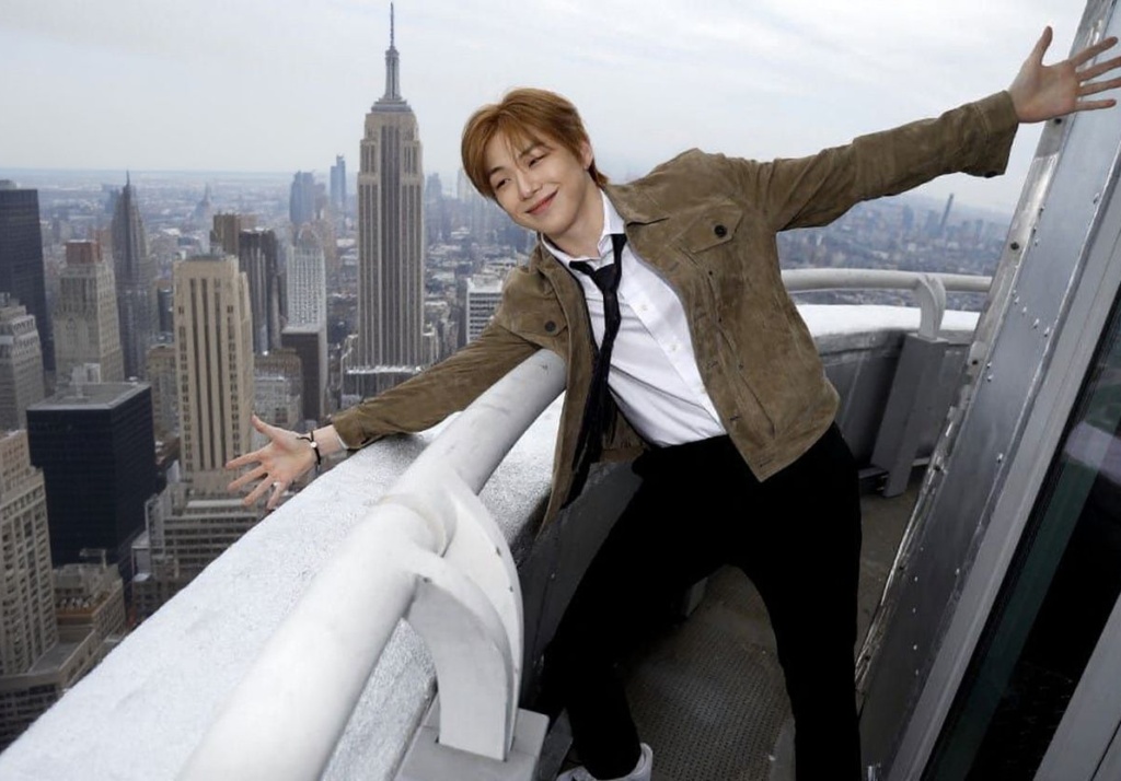 NEW YORK, NEW YORK – MARCH 02: Kang Daniel visits The Empire State Building on March 02, 2023 in New York City.   John Lamparski/Getty Images for Empire State Realty Trust/ (Photo by John Lamparski / GETTY IMAGES NORTH AMERICA / Getty Images via )