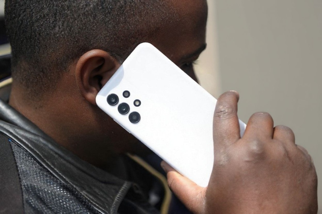 To avoid scams, never share personal details with a person from an unidentified number. Source: