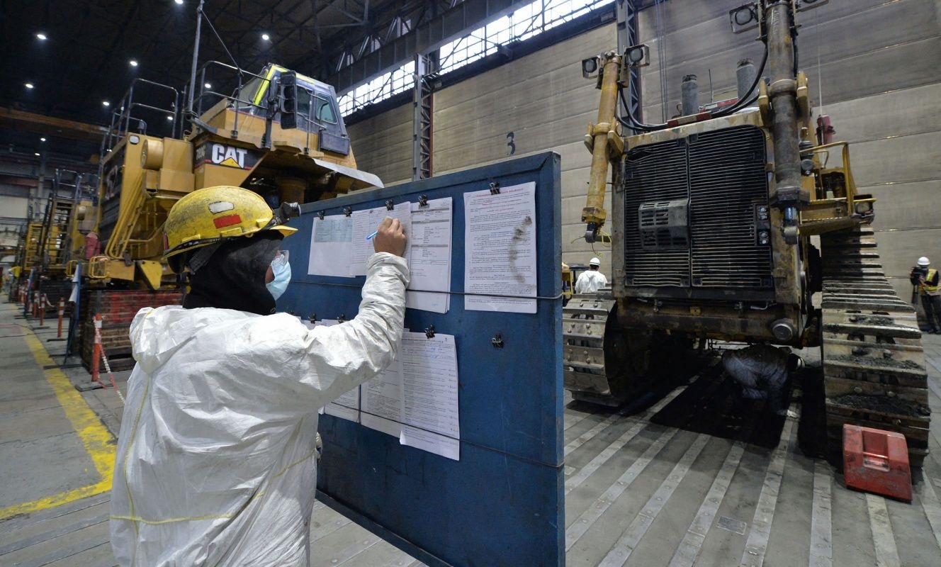 PGWP holders in the  mining and oil and gas extraction industry were among those who earned the highest median earnings in 2018. Source: Vyacheslav Oseledko /