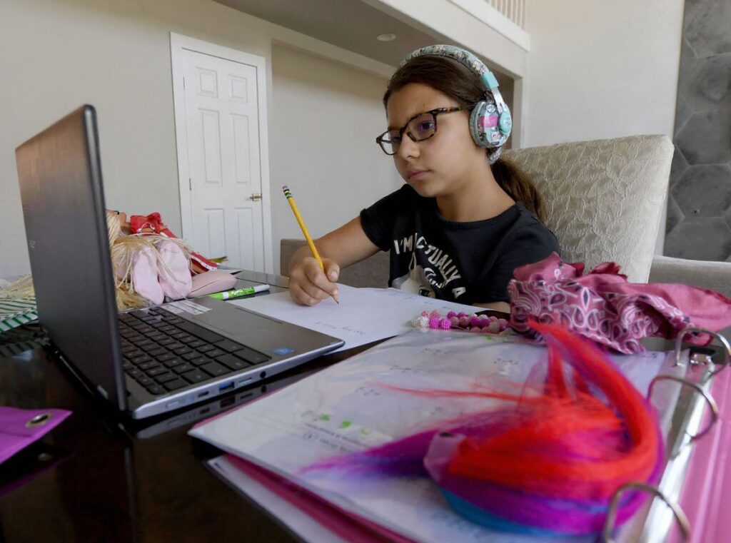 Another thing to note on the list of benefits would be that you’d also acquire skills such as critical thinking, creativity, teamwork, and good sportsmanship. Source: Ethan Miller/