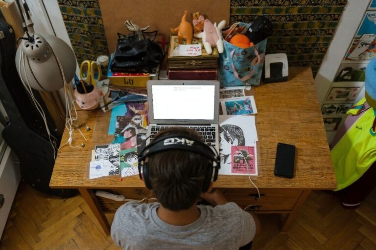 How universities can support Indigenous students with online learning in the pandemic